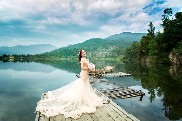 Hồ Xanh là địa điển ra đời nhiều ảnh cưới đẹp